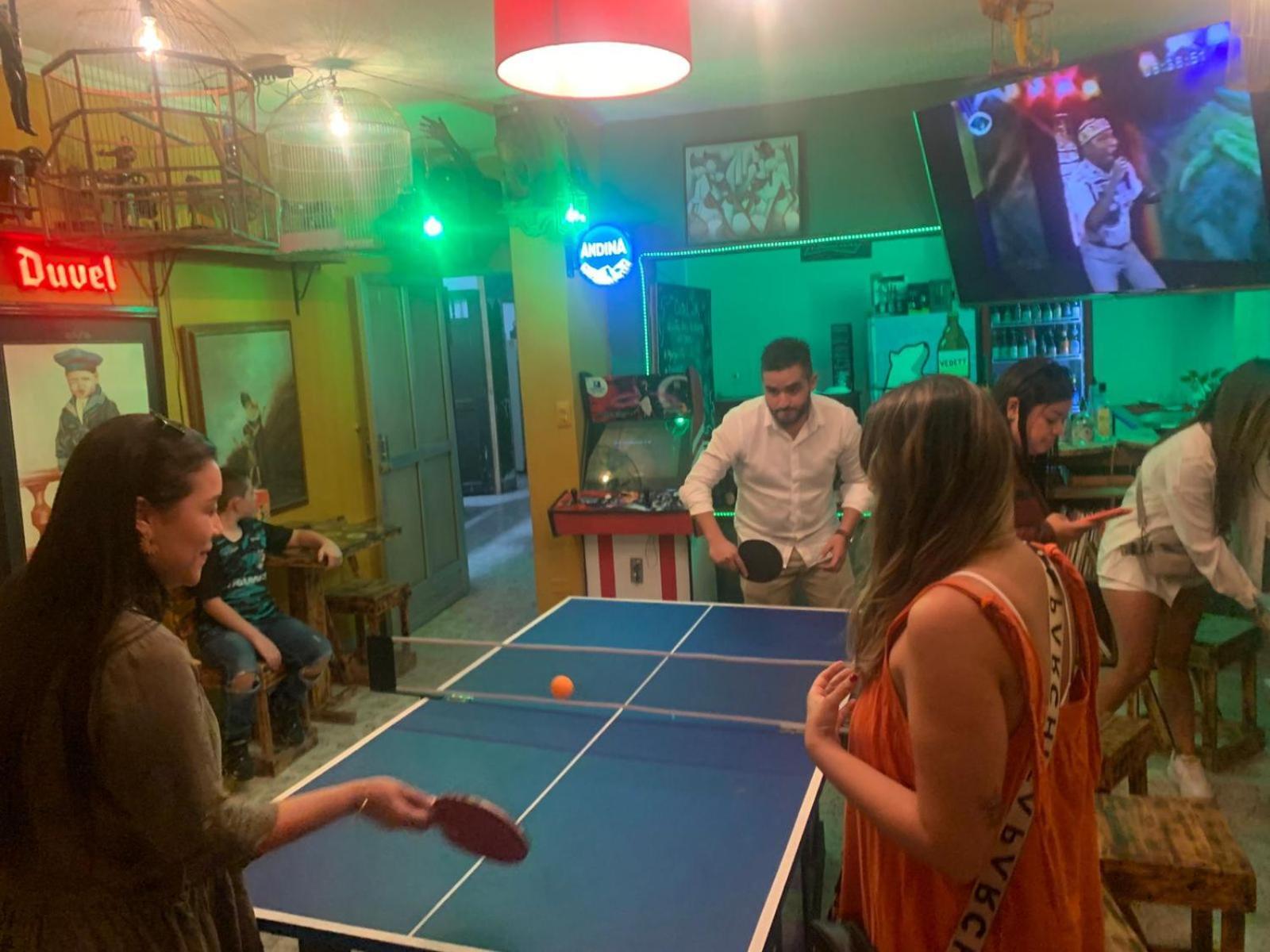 Casa Almarita - Hostal, Bar Y Restaurante Medellin Bagian luar foto