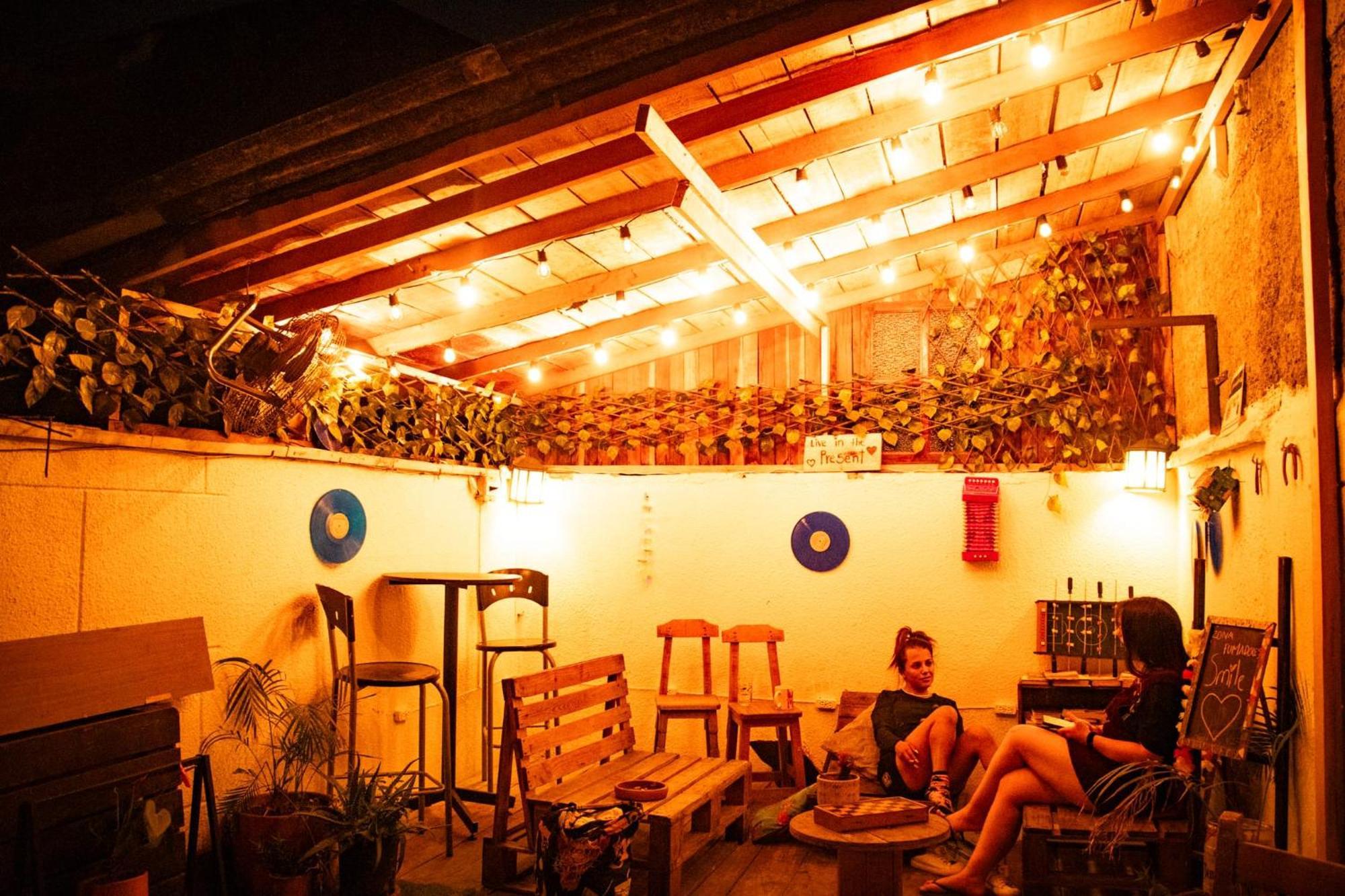 Casa Almarita - Hostal, Bar Y Restaurante Medellin Bagian luar foto